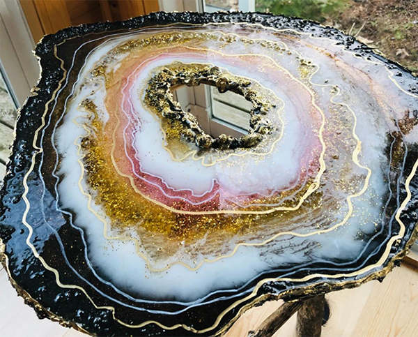 Gold agate table